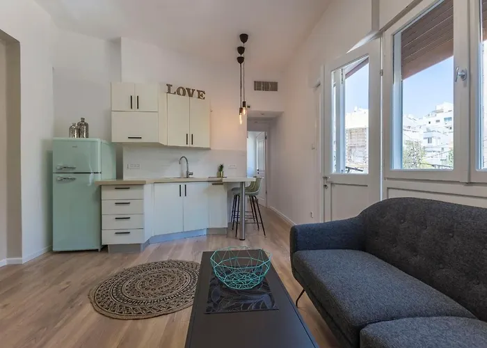 1B Patio Beach House Premium Location W/2 Balcony