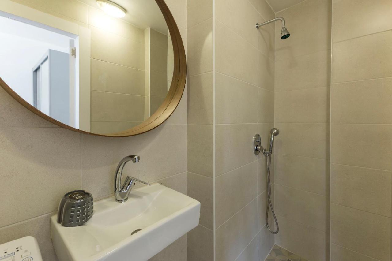 1b Patio House Premium Location W/2 Balcony Apartment