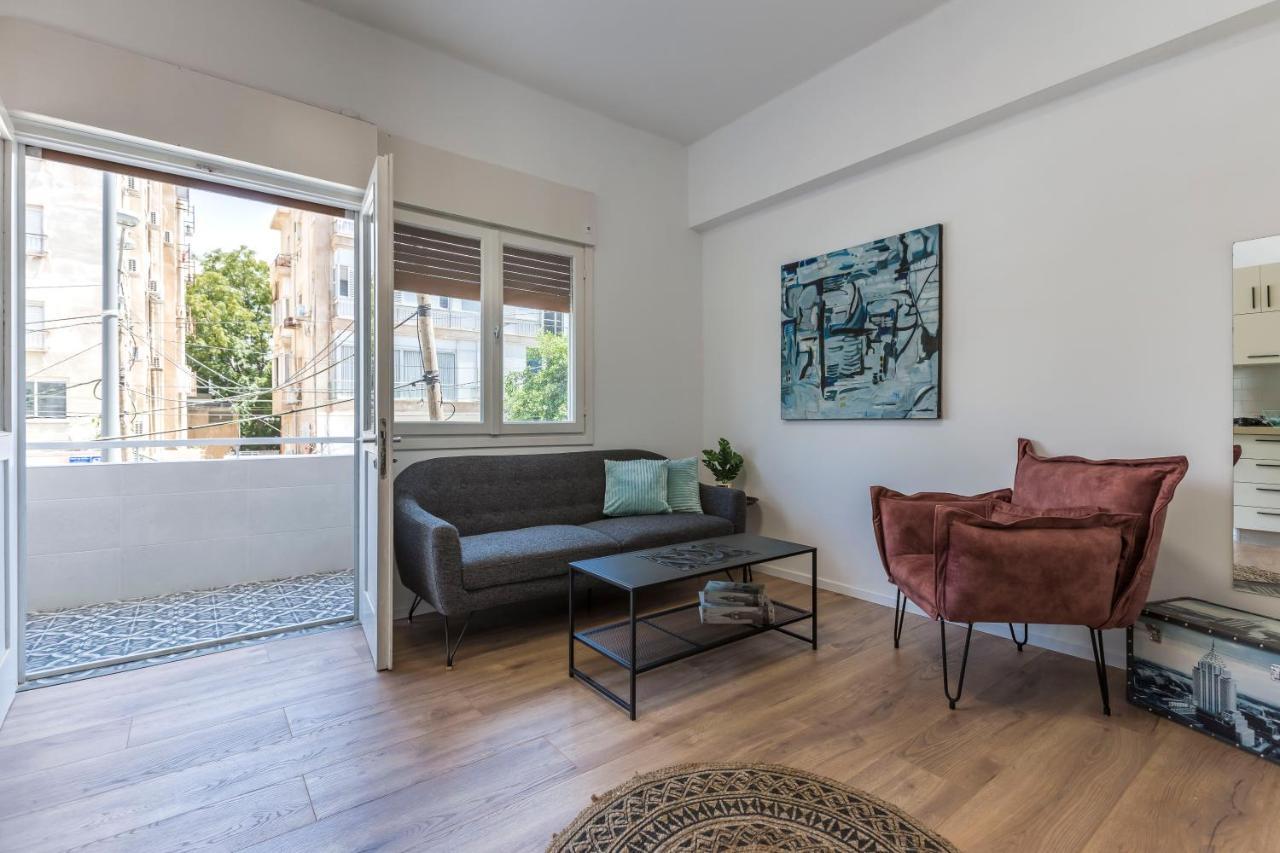 1b Patio House Premium Location W/2 Balcony Tel Aviv-Jaffa