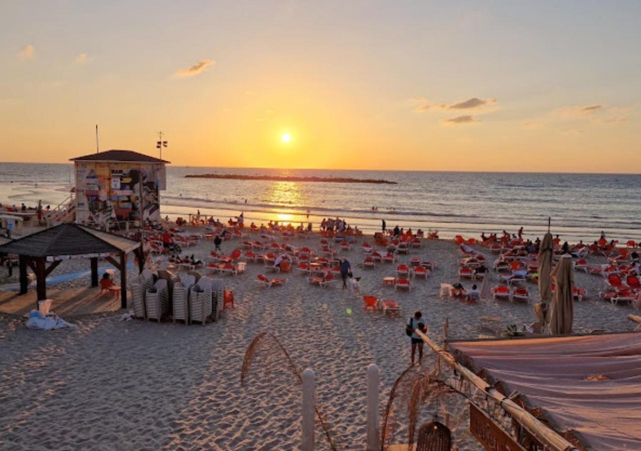 1b Patio House Premium Location W/2 Balcony Apartment Tel Aviv-Jaffa