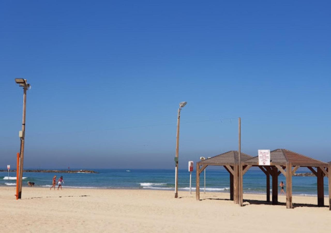 1b Patio House Premium Location W/2 Balcony * Tel Aviv-Jaffa